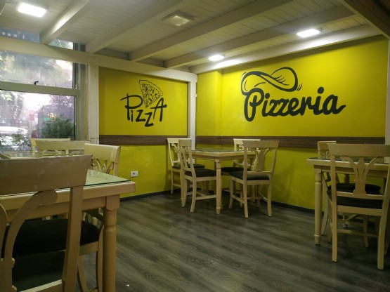 Pizza King Hallall te Galeria te rruga e Barrikadave